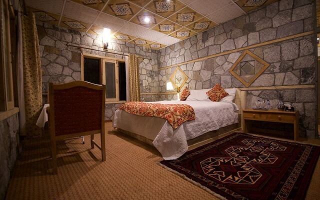 Sarai Silk Route