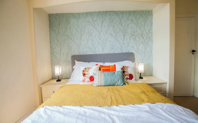 Comfy Kingston Central Garden House & Free Parking