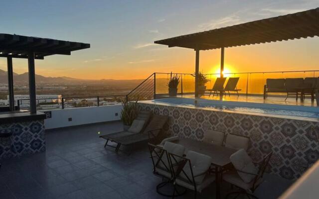 Lovely 3BR condo with Pool FREE Parking