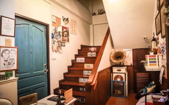 Ekkamai Buds & Beds - 420 Hostel