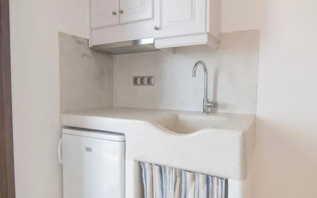 Nikos Apartments & Studios