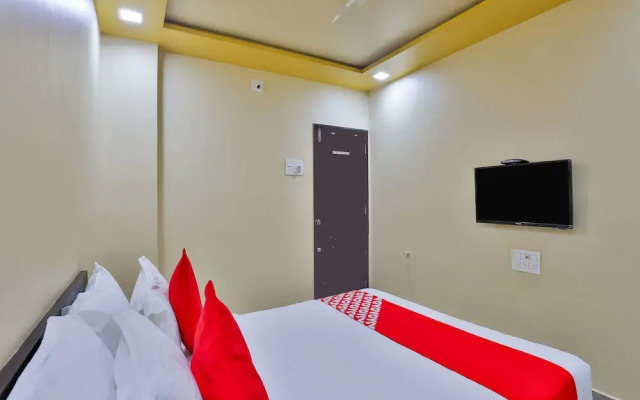 Oyo 17339 Hotel Daksh Somnath