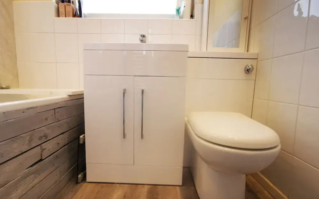 A Place With A View  - 2 bed village apartment