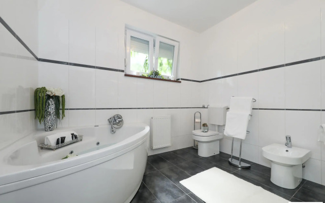 Monty in Pridraga with 3 bedrooms and 1 bathrooms