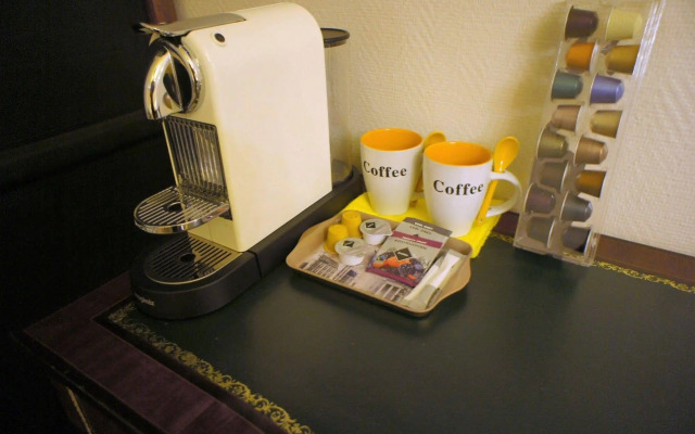 J and R Brussels City Apartment