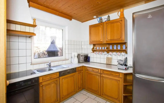 Large Holiday Home With Garden and Balcony in Otztal