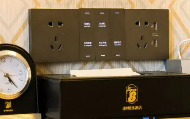 Super 8 Hotel (Ruoqiang Loulan Cultural Park)