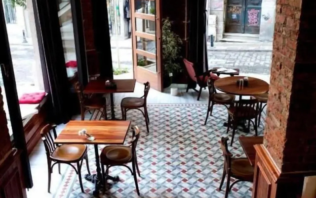 Corinne Art & Boutique Hotel