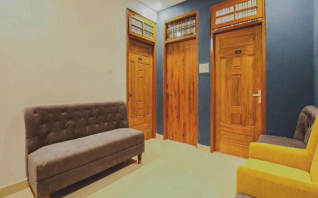 SilverKey Executive Stays 39656 Sector 7 Vrindavan Colony