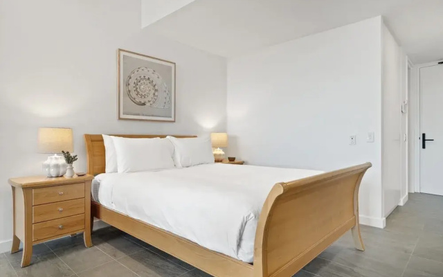 Chic Ground-floor Studio Near Local Cafes