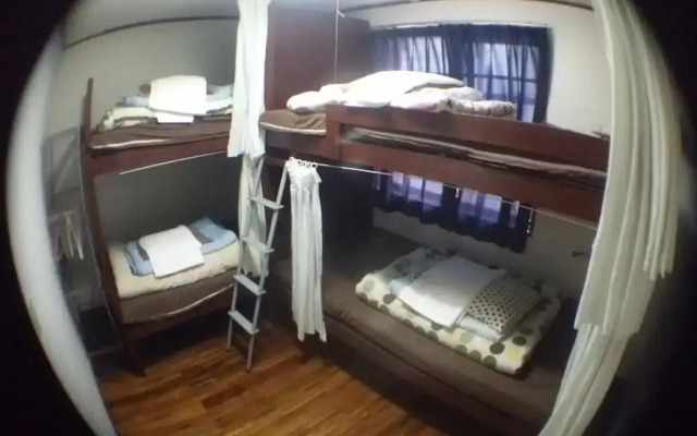 Guesthouse Base Okinawa - Hostel