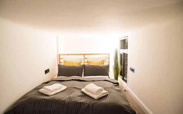 Very stylish and fresh studio home in the center