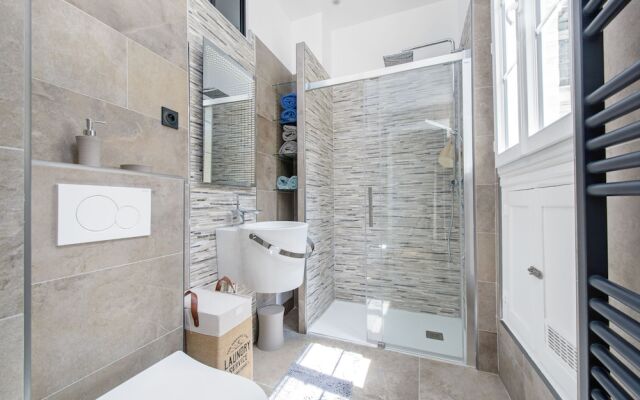 Dream apartment on the Elysee fields