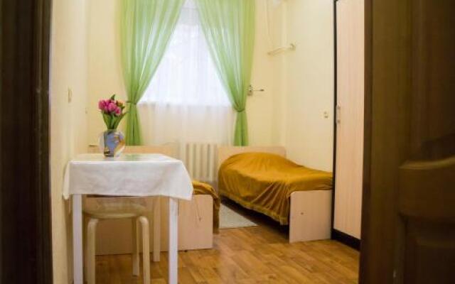 Hostel on Malinovskogo street