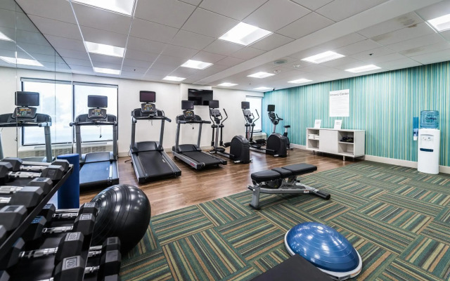 Holiday Inn Express Flint-Campus Area by IHG