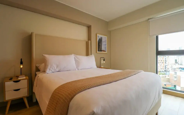 w Extraordinary 2BR With Balcony in Miraflores