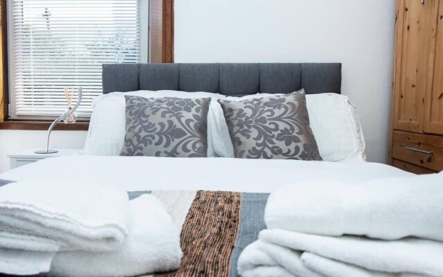 The Summit West End - 1BR Cosy Flat, Central, Wifi