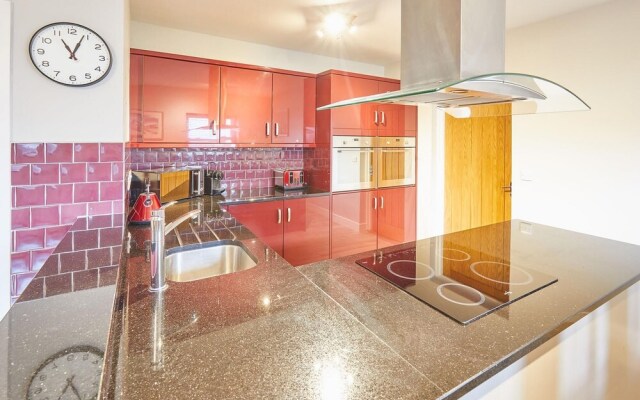 Host Stay Holmedene