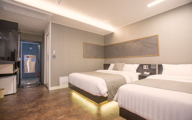 Hotel Major 2