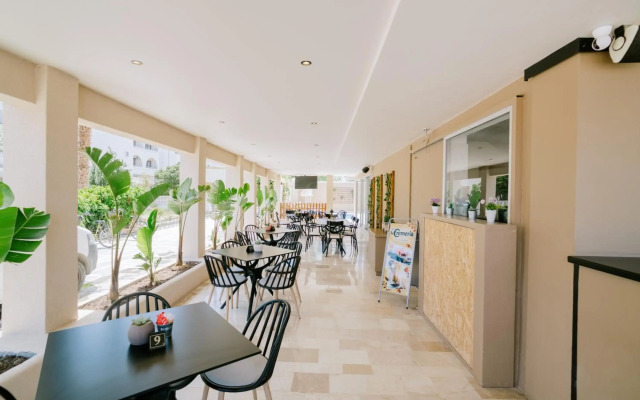 Zephyros Hotel