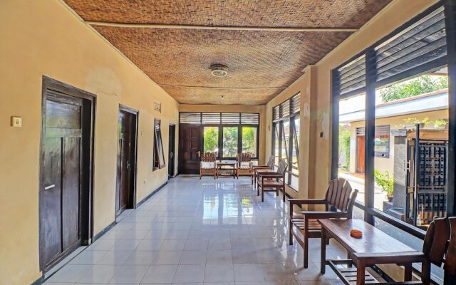 SPOT ON 92028 Hotel Surya Near Pelabuhan Gilimanuk