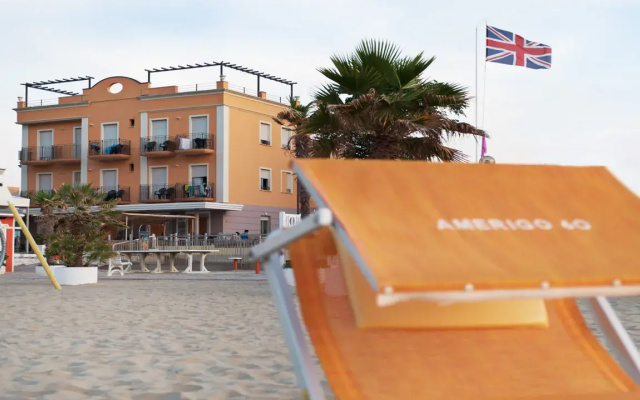Hotel Holiday Beach