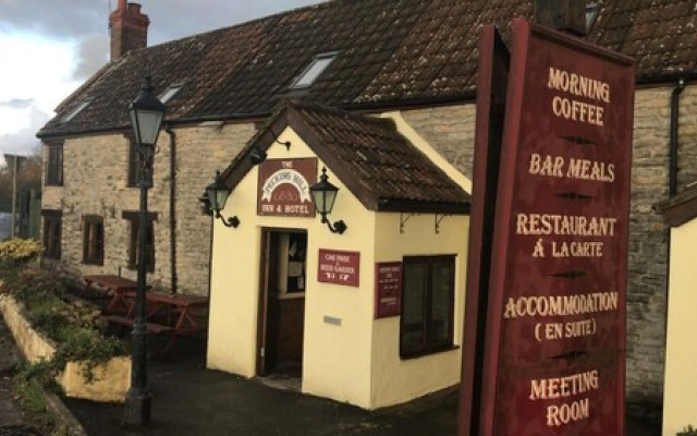 The Pecking Mill Inn