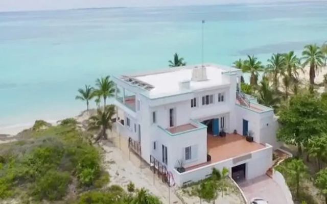 Perfect Beach Location For Families And Weddings