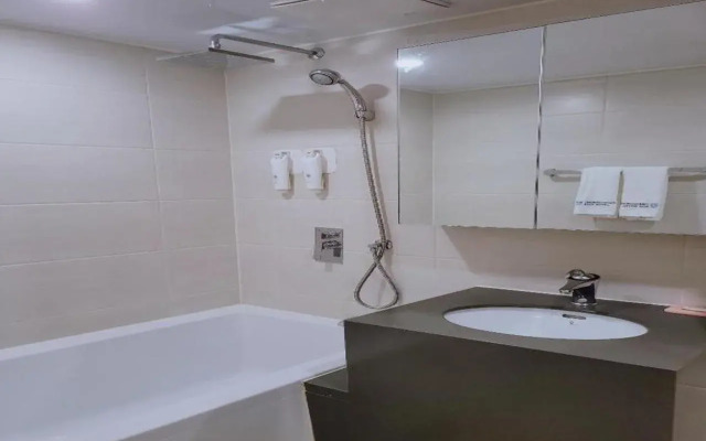 Chungchoho Best Hotel