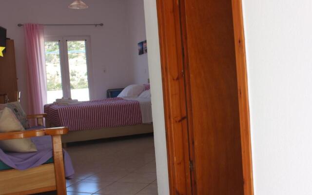 Aaron Studios Apartments