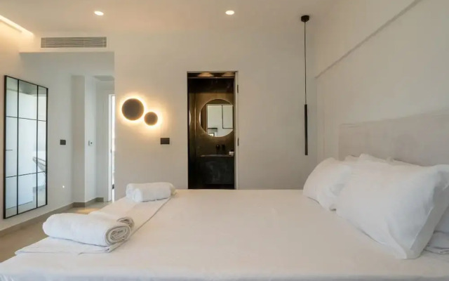 Aethra Grand- Luxury 5-bed Villa 850m From Beach
