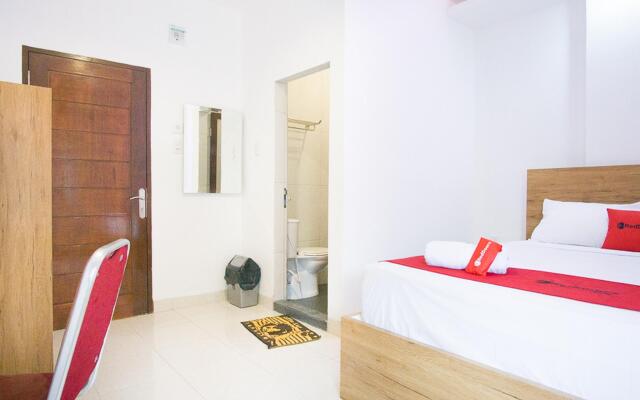 RedDoorz @ RS Adam Malik Medan