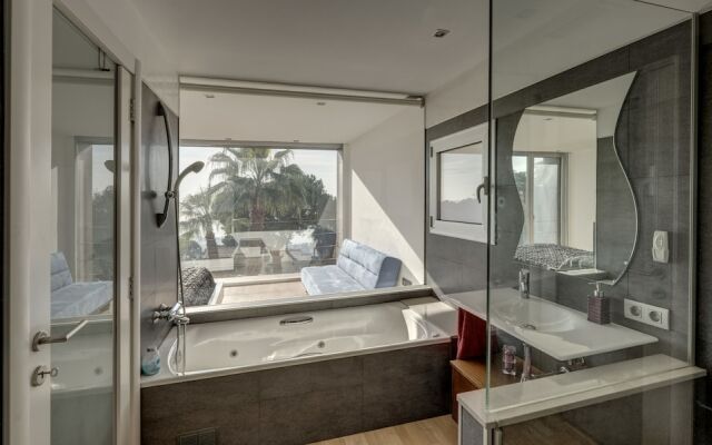 104647 -  Villa in Lloret de Mar