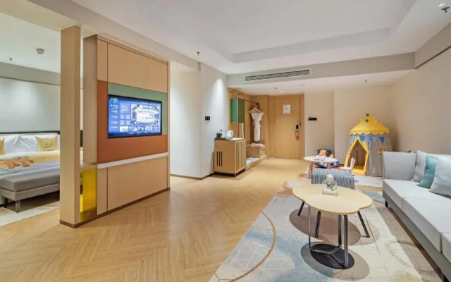 Holiday Inn Chongqing Guanyinqiao by IHG