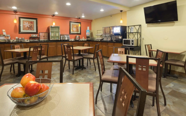 Best Western Plus Altoona Inn