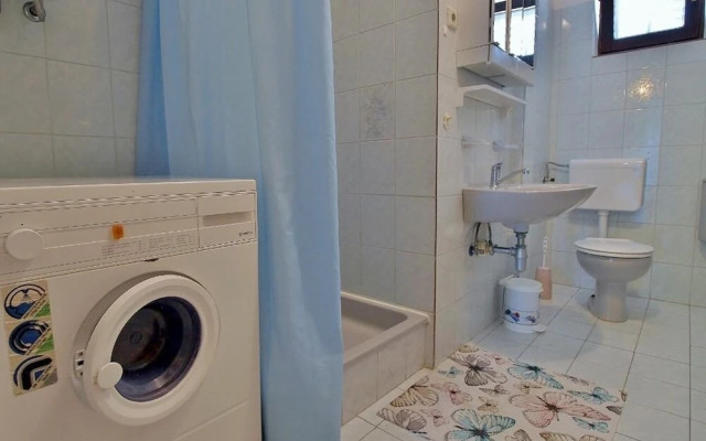 Ivans - With Parking - A1