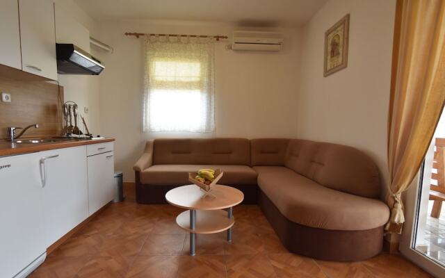 Spacious Apartment in Vodice With Garden