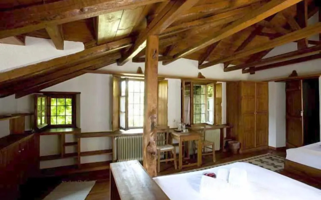 Saxonis Houses