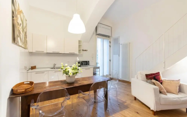 Charming Studio Near Piazza Castello by Wonderful Italy