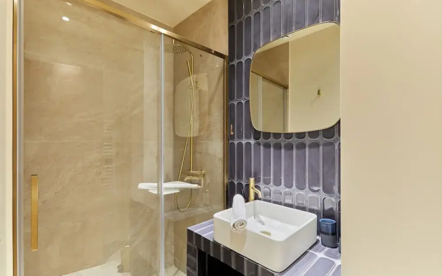 Incredible AC Apartment 3 Bedrooms Center of Paris