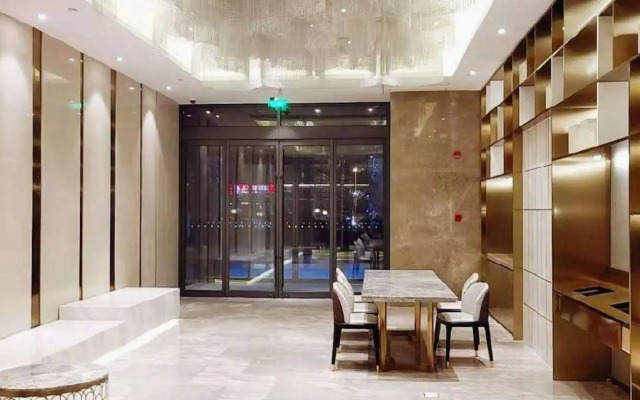 Orange Select Hotel(Shanghai National Exhibition and Convention Center Jiuting)