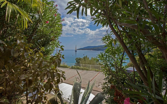 Modern 2 BDR & 2 Bathroom app with sea view, 077