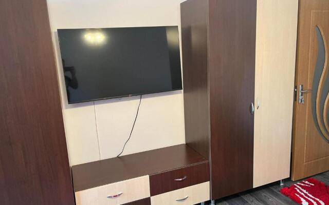 LA ALIS SI RAISA! Apartament cu 2 camere!