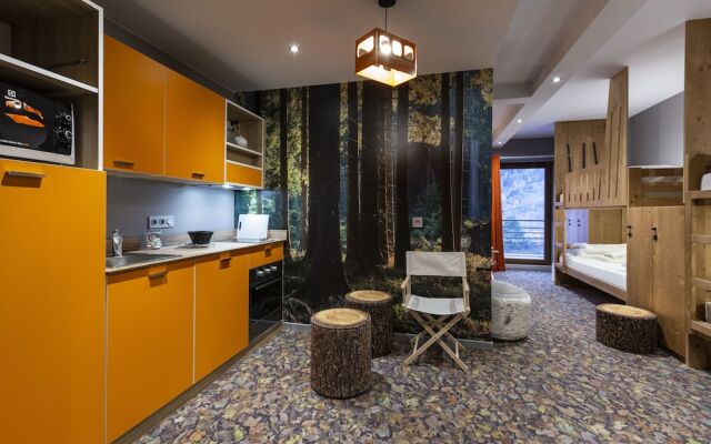 Hotel Base Camp Lodge