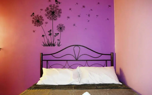Colourful homestay - (near jeti sky mirror)