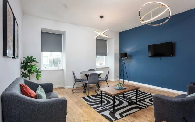 The Annick Suite No.2