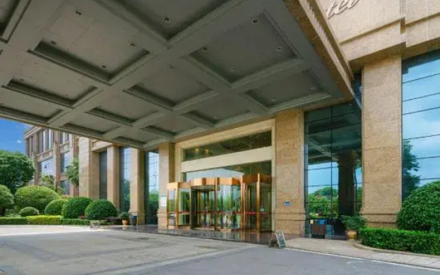 Oriental International Hotel