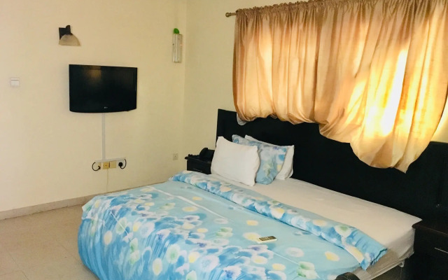 Hymax Grace Hotel and Suites