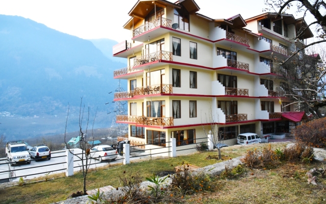 Whistling Pines Resort & Spa