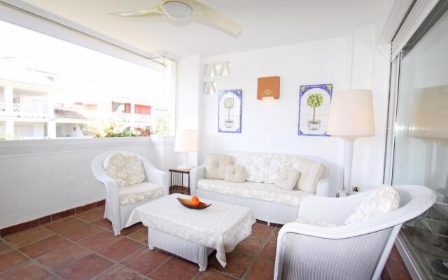 1105 beachfront apartment golden mile marbella